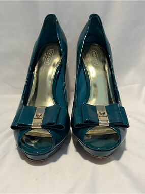 Coach Patent Leather Bow Peep Toe Heels Teal Emerald Pumps Size 7.5